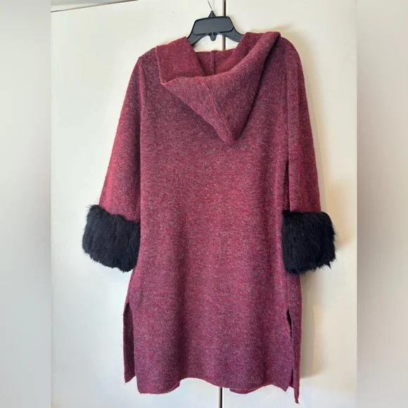 Patrizia Luca Burgundy Cardigan with Black Fur Cuffs - Picture 3 of 8